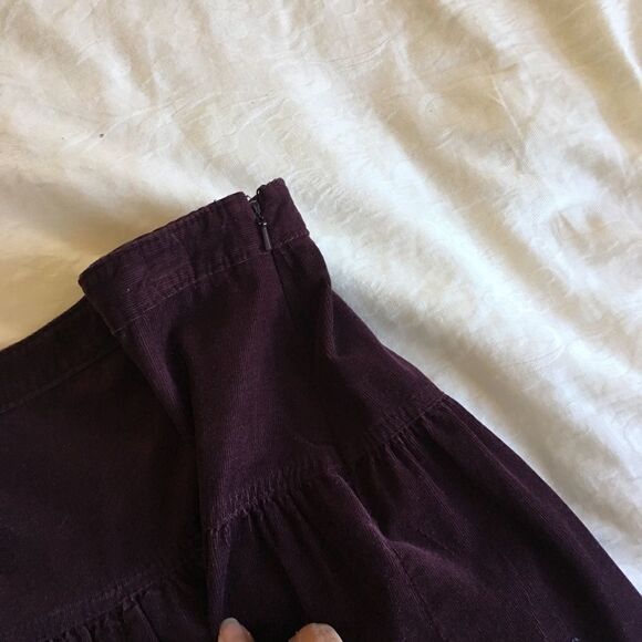 Ann Taylor Loft Skirt Size 4P gently used - Picture 4 of 4